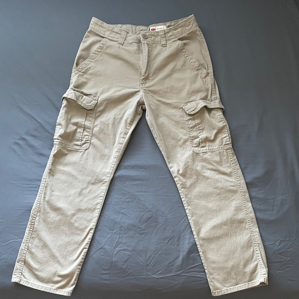 Wrangler Cargo Pants - Men’s Size 32x32 - Color Khaki